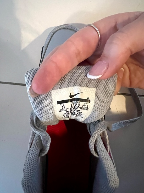 Nike Air Max Sneakers White Grey Pink | Size 5Y (Women’s 6.5–7) - Picture 5 of 5